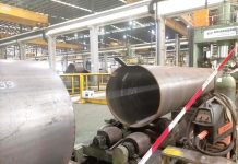 இரு குழாய்களுக்கிடையில் சிக்கிய தொழிலாளி மரணம்.