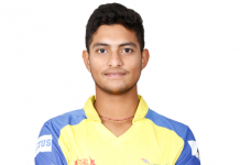 ஆஸ்திரேலிய கிரிக்கெட் ஆர்வலர்களின் கவனத்தை ஈர்க்கும் சாதனைத்தமிழன்!