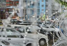 இஎம்சிஓ பகுதியில் பதுங்கியதாகக் கூறப்படும் பெண்ணை போலீசார் தேடி வருகின்றனர்