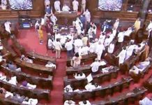 பாராளுமன்றத்தில் எதிர்க்கட்சிகள் அமளி