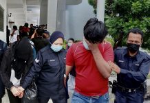 தனது 3 வயது மகனைக் கொலை செய்ததாக சிறுவனின் தாய் மற்றும் அவரது காதலன் மீது குற்றச்சாட்டு