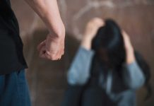 MCO அமல்படுத்தப்பட்டதிலிருந்து 9,000 மேலான குடும்ப வன்முறை வழக்குகள் பதிவு ; அமைச்சர் ரினா தகவல்