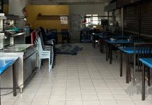 Mangsa bunuh tidak berpakaian, ditutup dengan kain