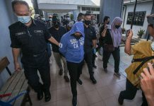 LELAKI DITAHAN MELAKUKAN PEMBUNUHAN KERANA MENYERANG PENGAWAL KESELAMATAN VIRAL