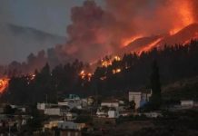 வீடுகளுக்குள் புகுந்த எரிமலைக் குழம்பு: ஆயிரக்கணக்கானோர் வெளியேற்றம்