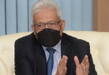 வெளிநாடுகளில் உள்ள மலேசியத் தாய்மார்களுக்கு பிறந்த குழந்தைகளுக்கான குடியுரிமைப் பிரச்சினை மாமன்னரின் கவனத்திற்கு கொண்டு செல்லப்படும்