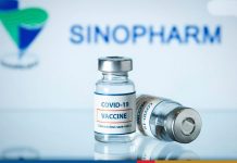 சினோபார்ம் தடுப்பூசி போட்டிருந்த பெண், பிரிட்டன் விமானநிலையத்தில் வைத்து திருப்பி அனுப்பப்பட்டாரா?