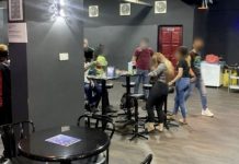 ஜோகூரில் இரவு பொழுதுபோக்கு உரிமையாளர்கள், வாடிக்கையாளர்கள் SOP களை மீறியதற்காக 357,000 வெள்ளி அபராதம் விதிக்கப்பட்டது