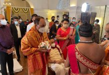 இலங்கை பிரதமர் மஹிந்த ராஜபக்சே வீட்டில் நடந்த நவராத்திரி விழாவில், பா.ஜ.க. எம்.பி., சுப்பிரமணியன் சுவாமி பங்கேற்பு