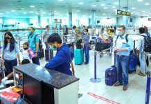 பிரிட்டனில் இருந்து டெல்லி அனைத்துலக விமான நிலையத்திற்கு வந்து சேர்ந்த 700 பயணிளுக்கு, 10 நாட்கள் கட்டாய தனிமைப்படுத்தல்