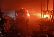 பாசீர் கூடாங்கில் இரு தொழிற்சாலைகளில் ஏற்பட்ட தீயை அணைக்க 10 மணி நேரம் பிடித்தது