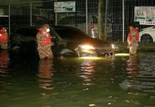 Kenderaan orang awam di Jeti Pulau Ketam ditenggelami air