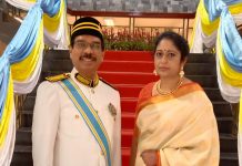 மக்கள் ஓசை இயக்குநர் கோபாலகிருஷ்ணன் இன்று பினாங்கில் டத்தோ விருதினை பெற்றார்