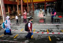 புதன்கிழமை முதல் ஆரம்பப் பள்ளி மாணவர்களுக்குக் கட்டாய கோவிட்-19 பரிசோதனை