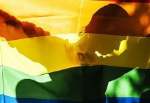 எங்களை அப்படியே ஏற்றுக் கொள்ளுங்கள் என்கின்றனர் திருநங்கைகள்