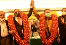 மஇகா அம்னோவுடன் ‘மூழ்க வேண்டும் அல்லது முடிவெடுக்க வேண்டும்’ என்கின்றனர் கட்சியின் அடிமட்ட உறுப்பினர்கள்