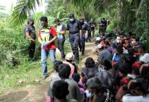 தெலோக் கோங் வனப்பகுதியில் 2 பெண்கள் உட்பட 52 போதைப்பித்தர்கள் கைது