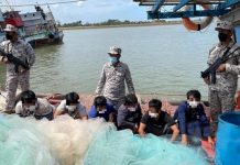 நாட்டின் கடற்பரப்பில் அத்துமீறி நுழைய முயன்ற வியட்நாமிய மீன்பிடிப் படகு ஒரு மணி நேரத் துரத்தலின் பின், 6 பேருடன் தடுத்து வைப்பு