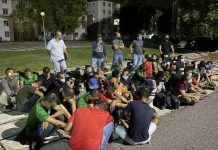 போதைக்கு அடிமையானதாக சந்தேகிக்கப்படும் 51 பேரை போலீசார் கைது செய்தனர்