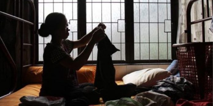 வீட்டு பணிப்பெண்