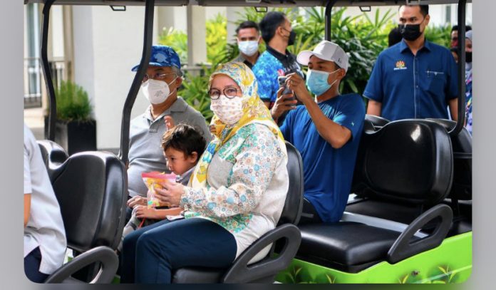 4A7A3B98-8F1D-4F16-A110-E350ADC1A36A