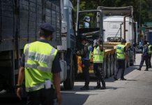 சிரம்பானில் சாலைப் போக்குவரத்து துறையினரால் மேற்கொண்ட சீனப் புத்தாண்டு சிறப்பு நடவடிக்கையில், குடிபோதையில் வாகனம் ஓட்டிய மூவர் கைது