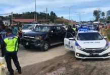 பல வாகனங்களை மோதி விட்டு போலீஸ்காரர்களிடம் இருந்து தப்பிக்க முயன்ற பெண் 1 மணி நேர துரத்தலுக்கு பின் பிடிப்பட்டார்