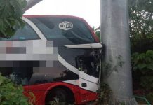 பிரேக் உடைந்ததால் பேருந்து கட்டுப்பாட்டை இழந்து மின்கம்பத்தில் மோதியது- நீலாயில் சம்பவம்