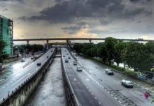 பராமரிப்பு இல்லாத நெடுஞ்சாலையில் ஏற்படும் விபத்துகளுக்கு நஷ்ட ஈடு வழங்க வேண்டும்