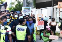 தூக்கிலிடப்படவுள்ள நாகேந்திரனை காப்பாற்றும்படி மஇகா, அரசு சாரா இயக்கம் போராட்டம்