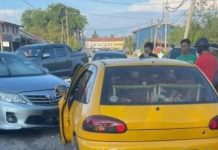 கார் மோதியதில் 67 வயது மூதாட்டி வாய்க்காலில் வீசப்பட்டார்