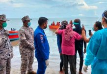 லாபுவான் கடலில் தத்தளித்த இரண்டு மீனவ சகோதரர்கள் மீட்கப்பட்டனர்