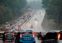 நாட்டில் மோசமடைந்து வரும் போக்குவரத்து நெரிசலை உடனடியாக நிவர்த்தி செய்யுங்கள் என்கிறார் முன்னாள் போக்குவரத்து அமைச்சர்