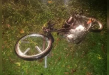 மோட்டார் சைக்கிள் – லோரி மோதிய விபத்தில் போதைப்பொருள் தடுப்பு முகமை அதிகாரி பலி