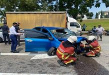 வாகன விபத்தில் ஆடவர் படுகாயம்; மேலும் 3 பேருக்கு லேசான காயம்