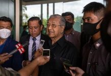 பொருத்தமான வேட்பாளர் கிடைக்கவில்லையெனில் லங்காவியில் நானே போட்டியிடுவேன் என்கிறார் துன் மகாதீர்