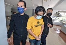 அதிகாரத்தை துஷ்பிரயோகம் செய்ததற்காக ஃபெல்டா நிலத் திட்ட மேற்பார்வையாளருக்கு 14 நாட்கள் சிறை, RM25,000 அபராதம்