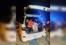 20 PATI berhimpit dalam Toyota Estima