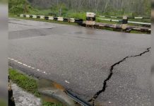 கோலப் பிலாவுக்குச் செல்லும் சாலையில் விரிசல்- அனைத்து வாகனங்களுக்கும் சாலை மூடப்பட்டது