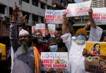 2 பா.ஜ.க நிர்வாகிகள் முகமது நபிகளை புண்படுத்தும் வகையில் பேசியதற்காக கண்டிக்கப்பட்டுள்ளனர் என்கிறார் இந்திய தூதர்