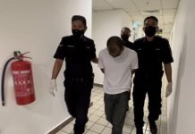 தனது சொந்த மகளை பாலியல் பலாத்காரம் செய்த தந்தை ஒருவருக்கு 32 ஆண்டுகள் சிறை, 22 பிரம்படிகள் விதித்து தீர்ப்பு