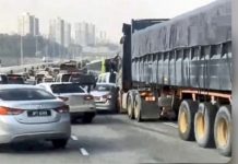 காஸ்வே விபத்து: லோரியில் அதிக பாரம் ஏற்றிச் சென்றது கண்டுபிடிக்கப்பட்டதாக போலீசார் தெரிவித்தனர்