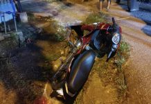 மோட்டார் சைக்கிள் வடிகாலில் மோதியதில் ஜோஸ்வா மரணம்