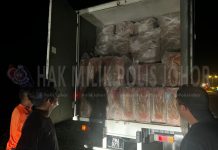 ஜோகூரில் 12,000க்கும் மேற்பட்ட சட்டவிரோத சிகரெட் பெட்டிகளை போலீசார் கைப்பற்றினர்