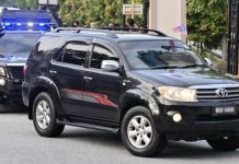 1MDB விசாரணைக்காக நஜிப் நீதிமன்றம் வந்துள்ளார்