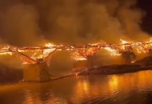 சீனாவில் 900 ஆண்டுகள் பழமையான வரலாற்று சிறப்புமிக்க நீண்ட மரப்பாலம் தீயில் எரிந்து சாம்பல்..!