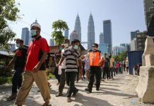 போலி வேலை அனுமதிகளை வழங்கி வந்த கும்பல் முறியடிப்பு