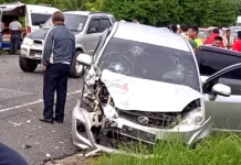 பகாங்கிற்கு சட்டவிரோத புலம்பெயந்தோரை ஏற்றிச் செல்லும் போது ஓட்டுநர் காரை மோதி விபத்துக்குள்ளாக்கினார்