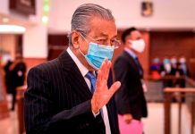 நான் வாழும் வரை போராடுவேன் என்கிறார் துன் மகாதீர்