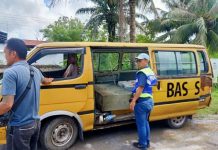 பள்ளி வேனைப் பயன்படுத்தி டீசல் கடத்த முயன்ற ஆடவர் கைது